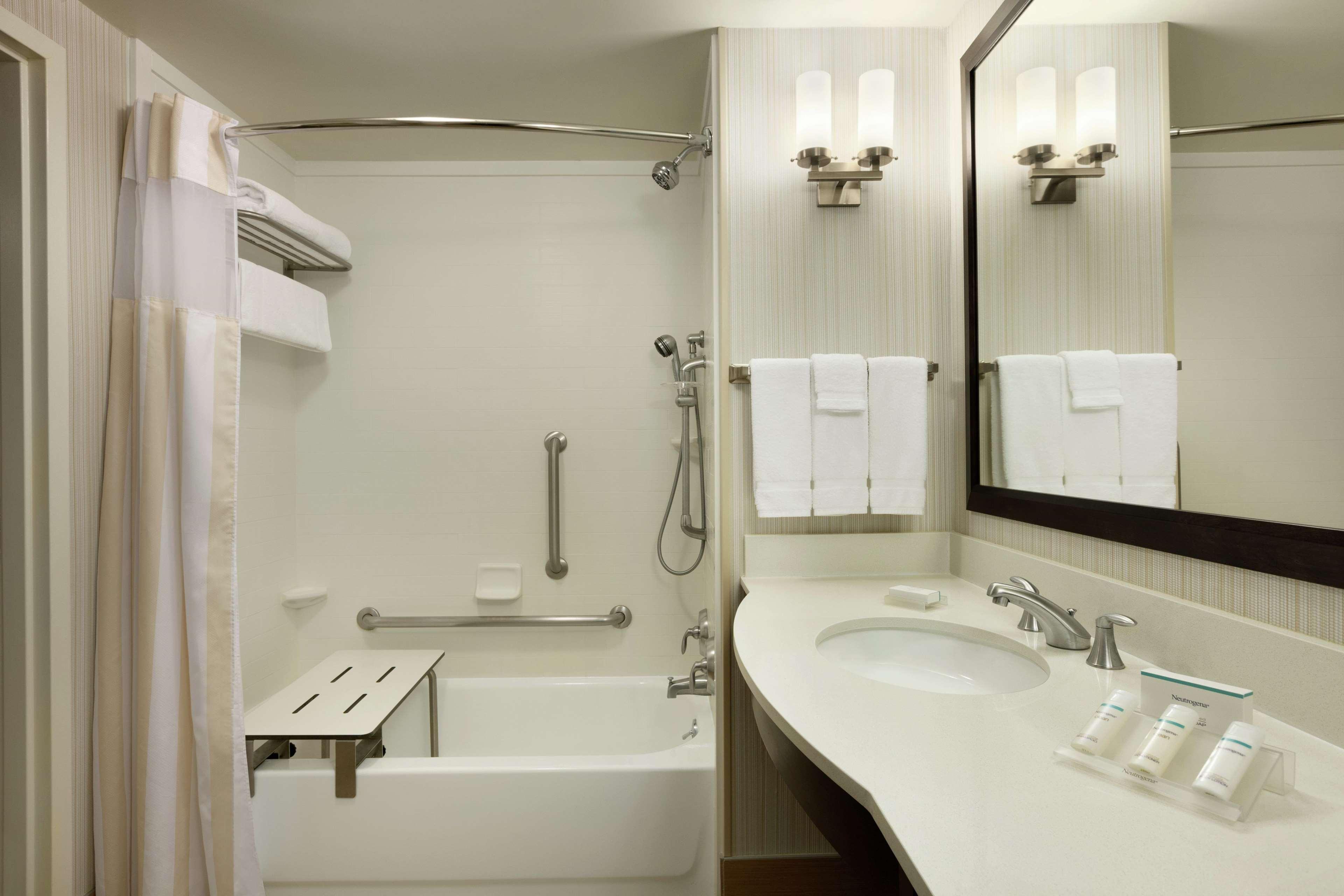 Hilton Garden Inn Rochester/Pittsford Bushnell Basin Exterior foto